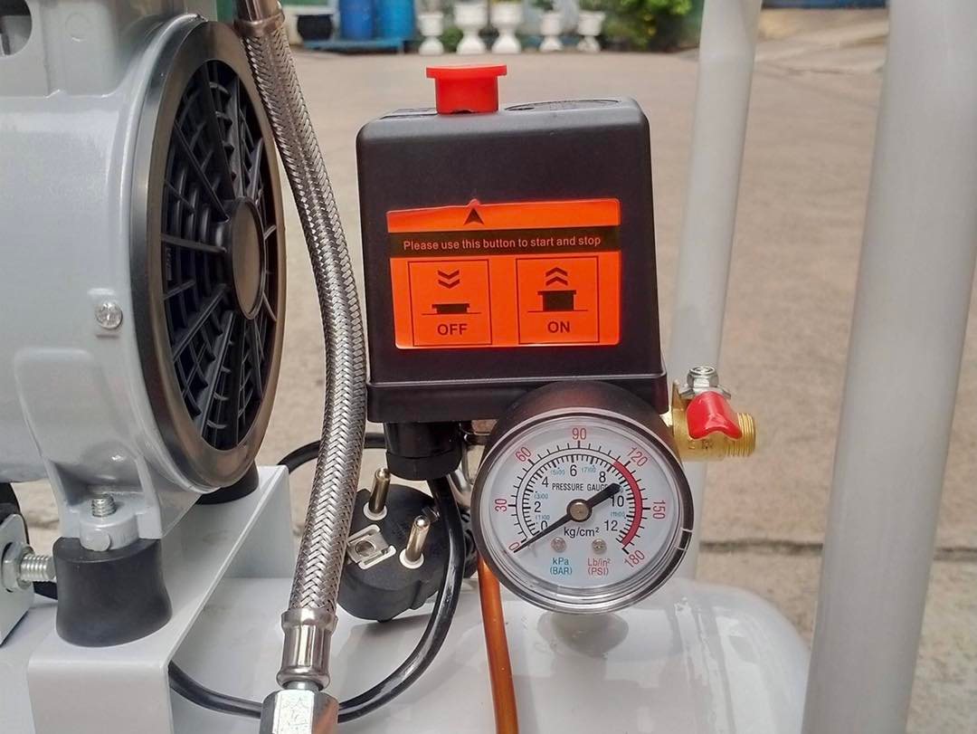 ปั๊มลม ออยฟรี 30 ลิตร ยี่ห้อ Masaki พร้อมใช้งาน