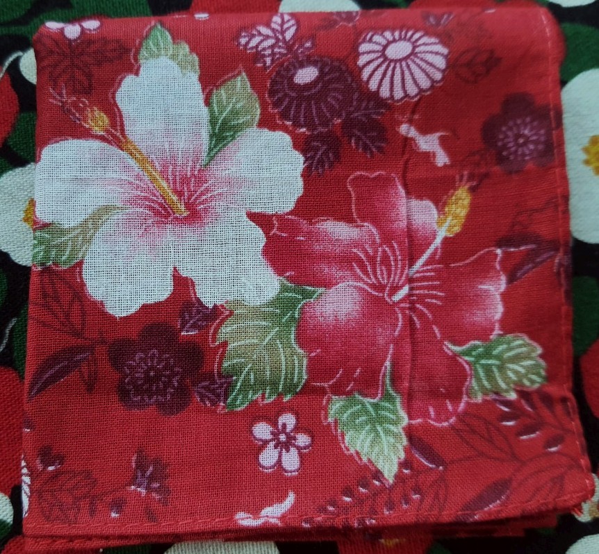 JAPAN Handkerchief ผ้าเช็ดหน้าญี่ปุ่น ลายสวยๆค่ะ จากญี่ปุ่น Size : 41.5 x 41.5 cm