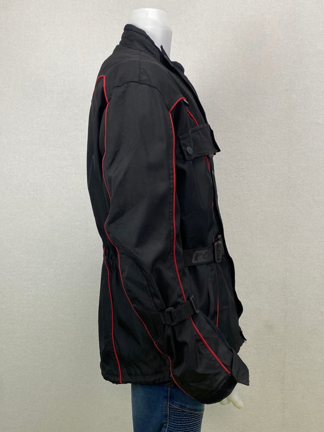 เสื้อขี่มอเตอร์ไซด์( มือสอง) RCTA 250 อก 54" ยาว 29" ยี่ห้อ**roleff**