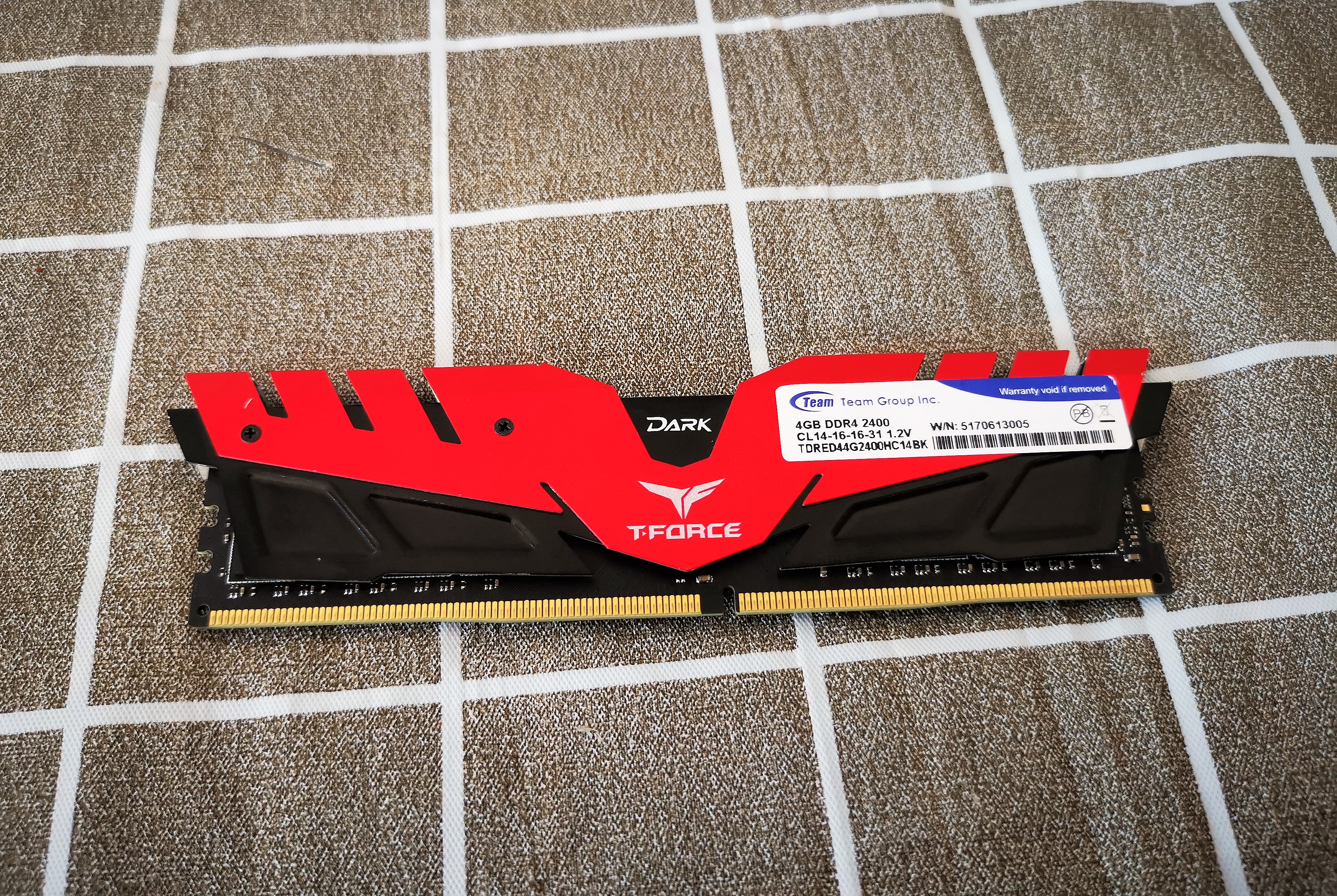 Ram TeamGroup DARK DDR4 4G/2400