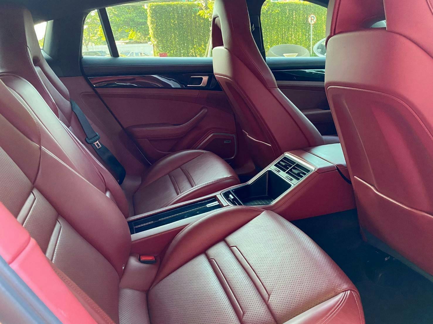 Porsche Panamera E 4hybrid ปี 2019