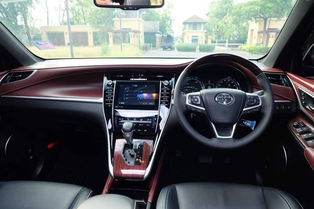 Toyota Harrier 2.5 HV Hybrid Premium Package ปี 2015