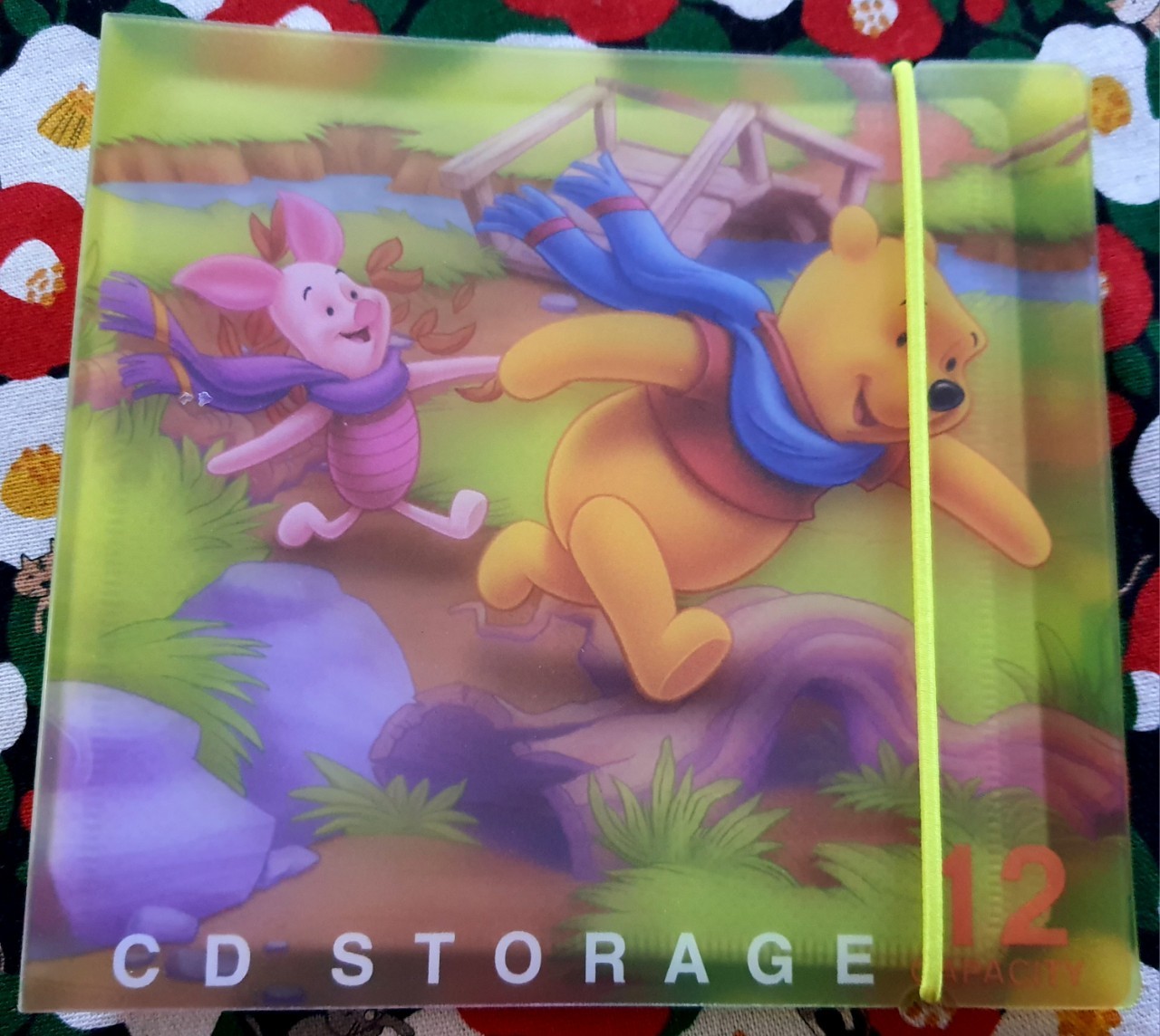 Disney Winnie The Pooh CD Storage ที่เก็บ ซีดี ดีวีดี หมีพูห์ ของแท้จากญี่ปุ่น ใส่ได้ 12 แผ่น Size : 15 x 15 cm