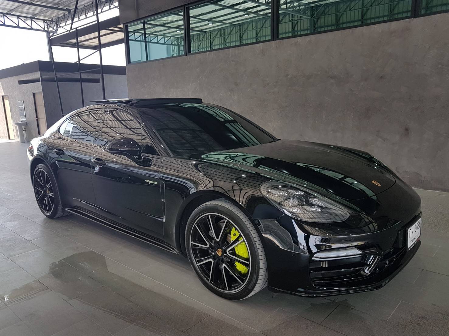 Porsche Panamera 4 e-hybrid ปี 2018