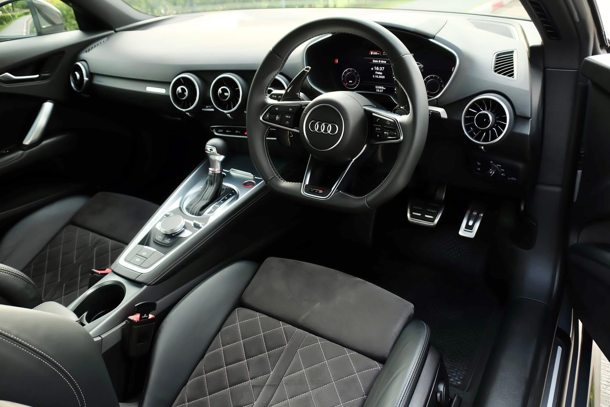 Audi TTS Quattro TFSI ปี 2017