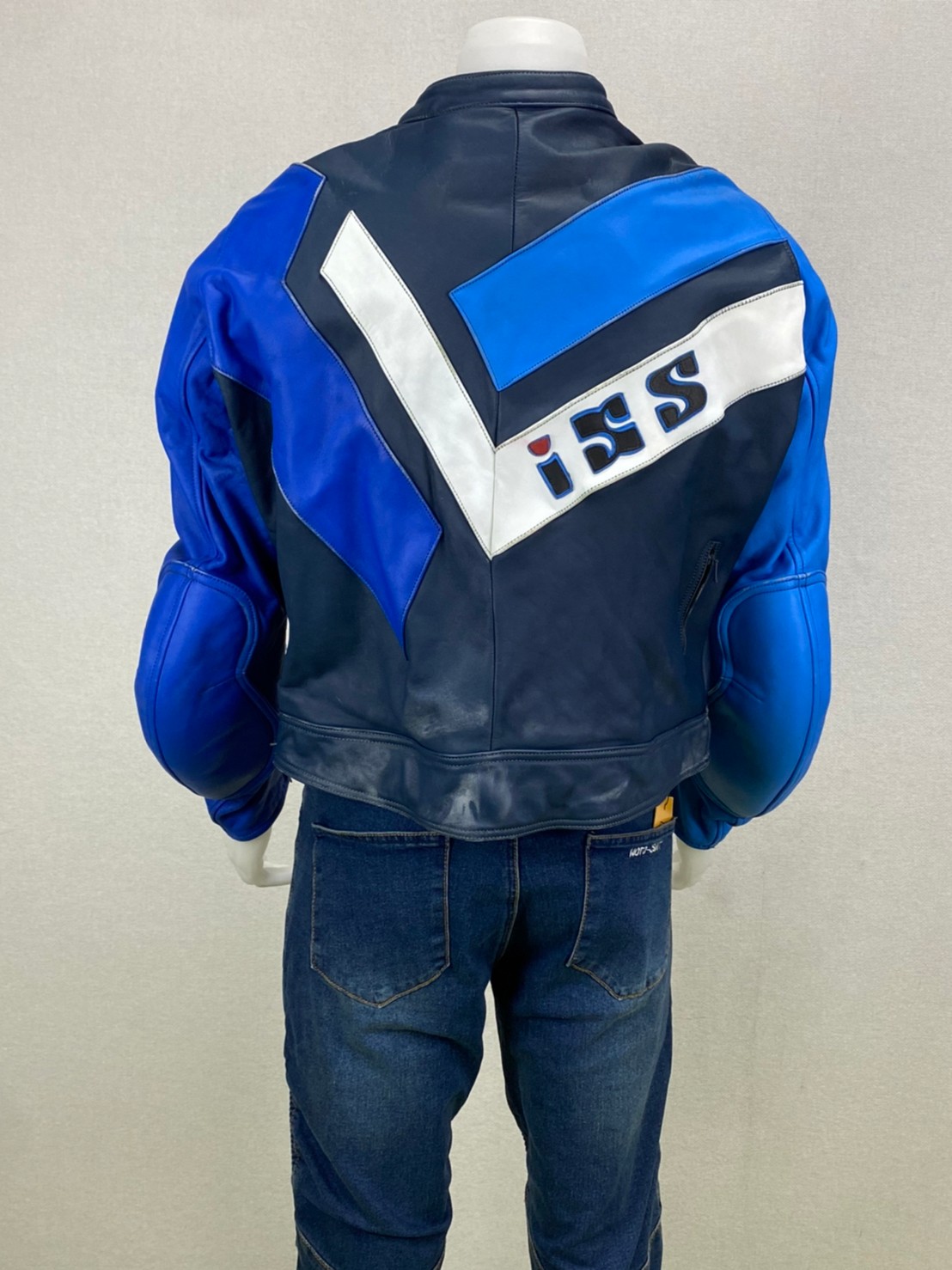 เสื้อการ์ดสำหรับขี่มอเตอร์ไซด์( มือสอง) RCSS 030: อก 46" ยาว 22" ** IXS **