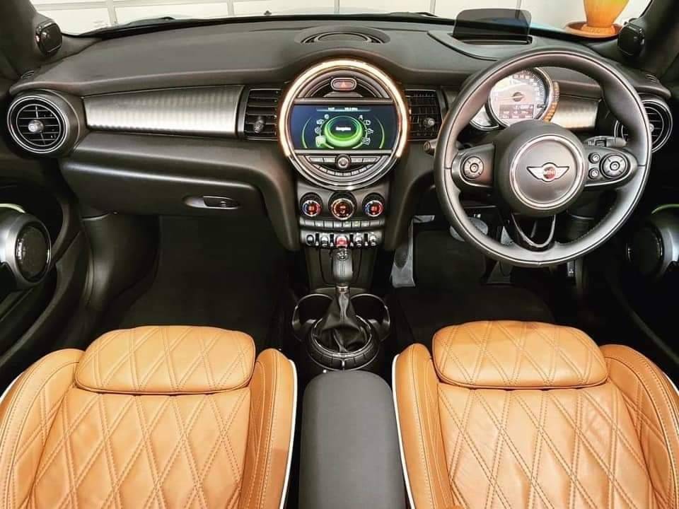 Mini John Coopers Cabrio RHD 2.0 LCI ปี 2018 จด 20