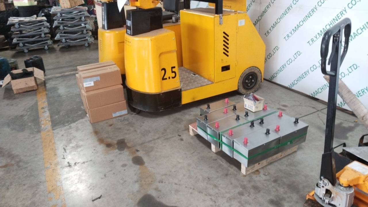 แบตเตอรี่ลิเธียม โฟคลิฟท์ไฟฟ้า แฮนลิฟท์ไฟฟ้า 24v 48v 80v ประกอบตามสั่ง