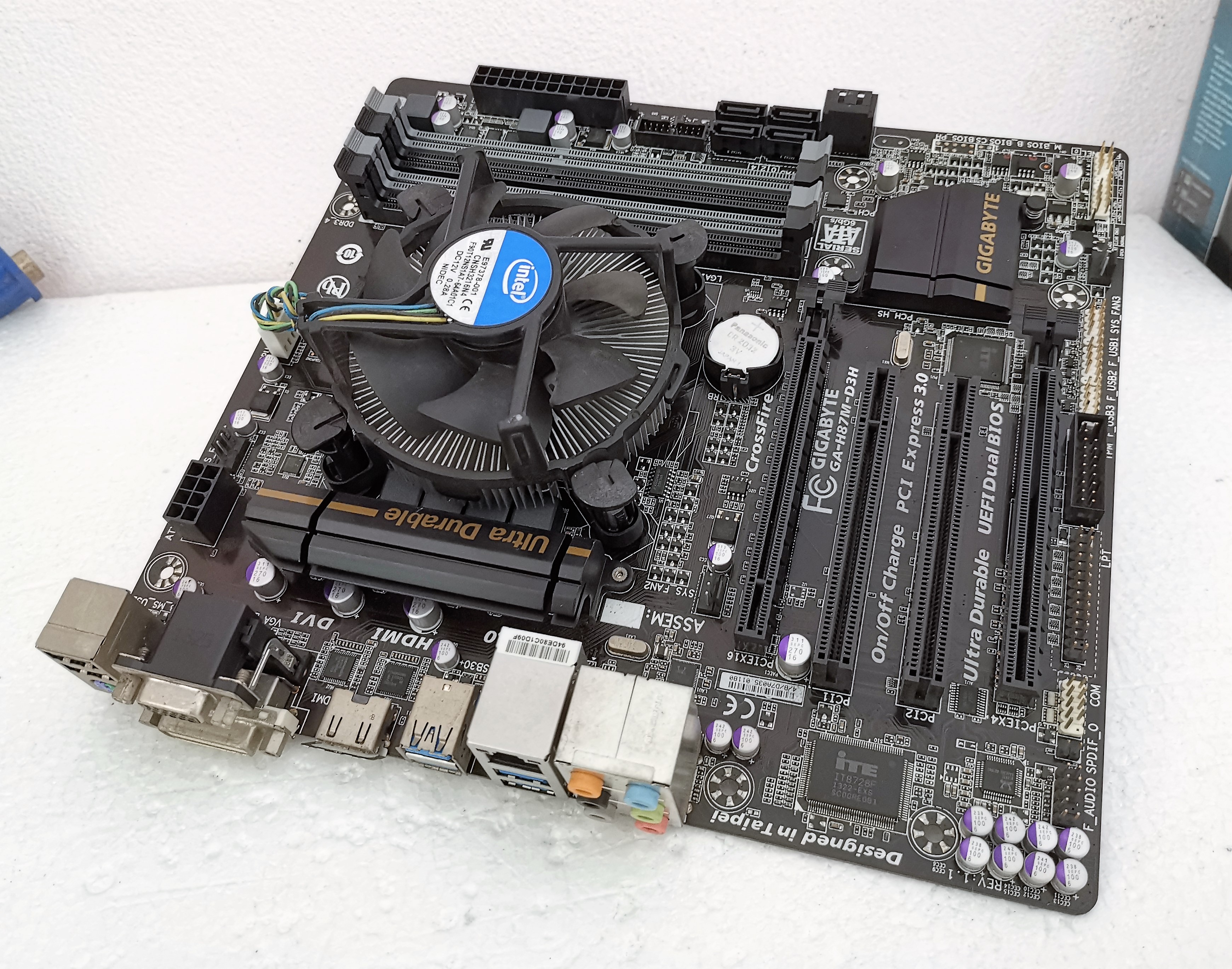 ขายรวม บอร์ด ga h87m d3h + cpu i7 4770k