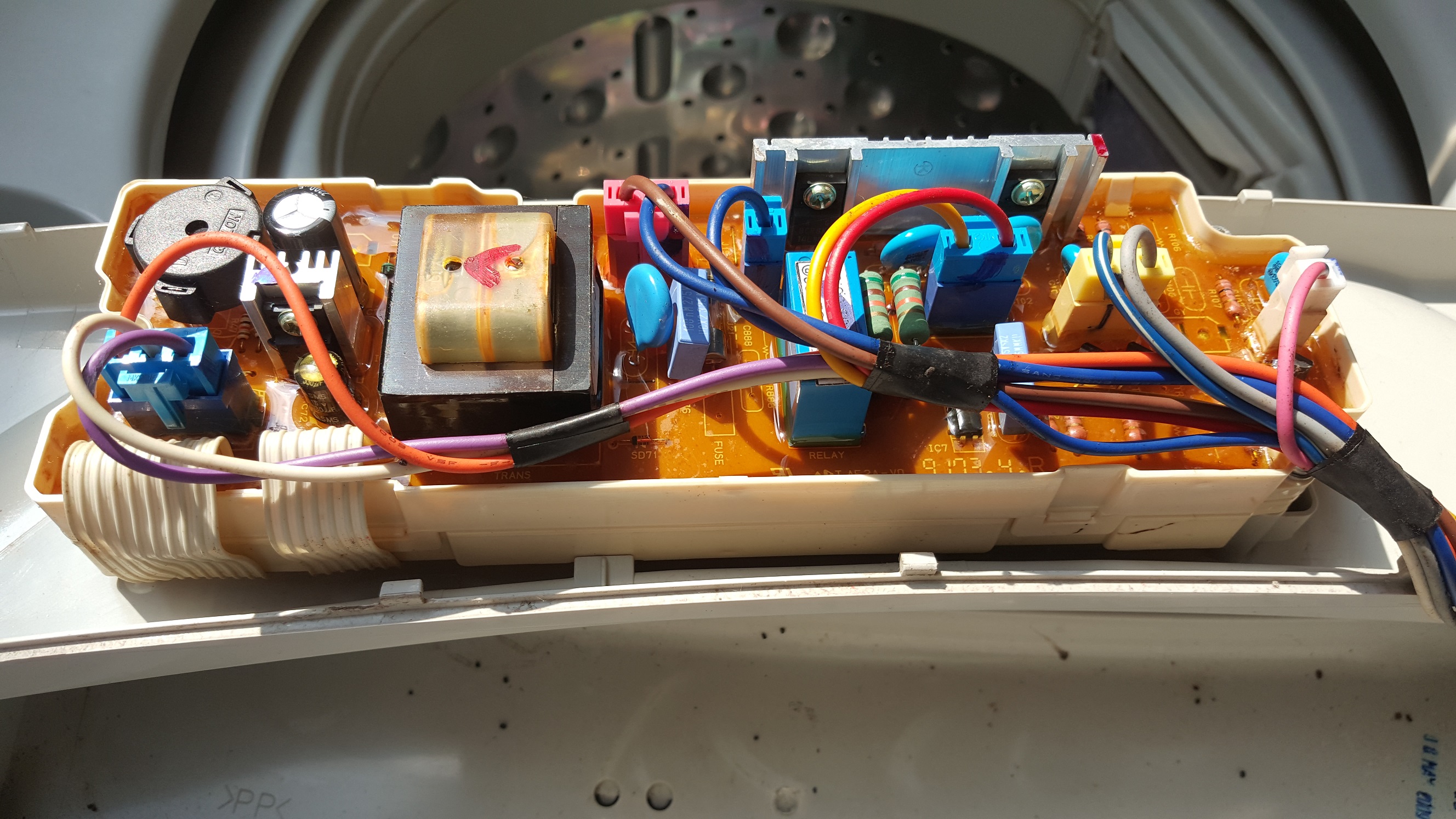 ซ่อมเครื่องซักผ้า ยี่ห้อ LG รุ่น WF-6560TC อาการซักผ้าได้ 5 วินาที แล้วหยุดทำงาน