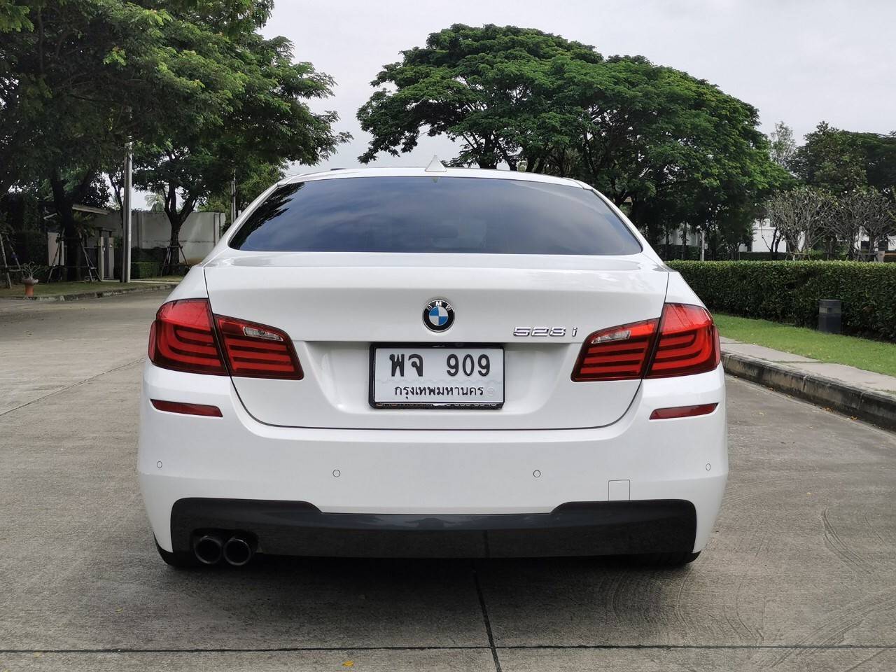 BMW 528I M-SPORT สีขาว ปี 2012