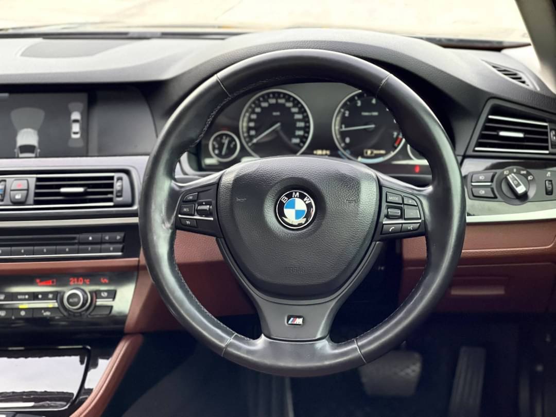 BMW 520i M-sport เบนซินล้วน ปี 2012
