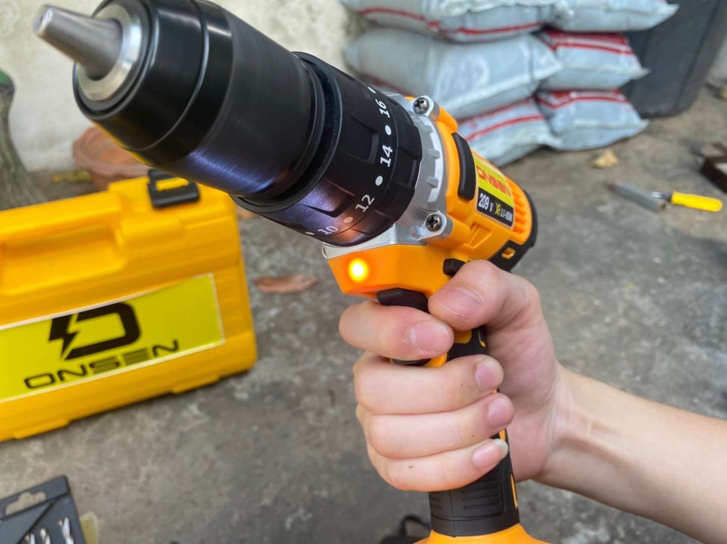 สว่านแบตกระแทก 3 ระบบ ยี่ห้อ Onsen รุ่น 209V