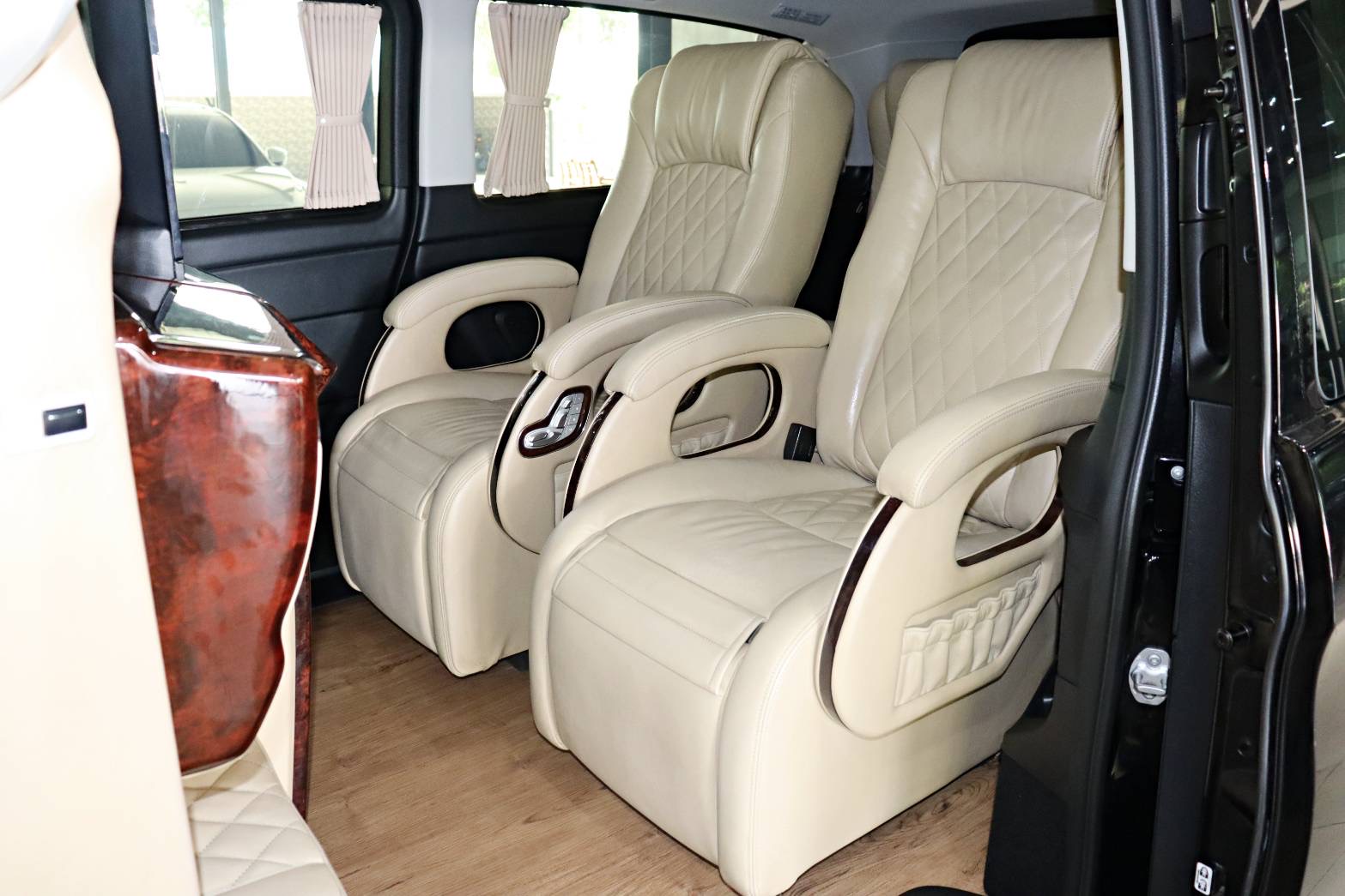 Benz V250d 2.1 Business+ (W447) ปี 2022