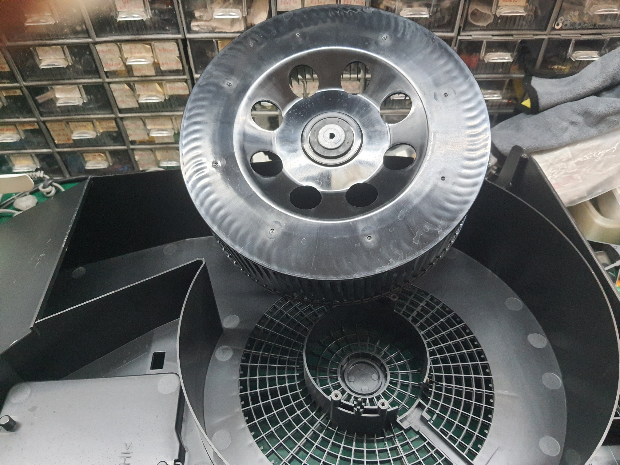 ล้างเครื่องฟอกอากาศ ยี่ห้อ SHARP รุ่น FU-A80TA-N