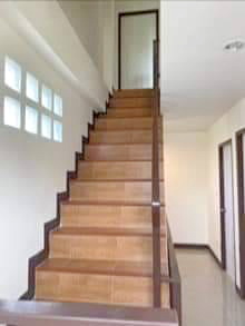 ให้เช่า ทาวน์เฮาส์ 3 ชั้น (ห้องกลาง)ซ. เรวดี 39