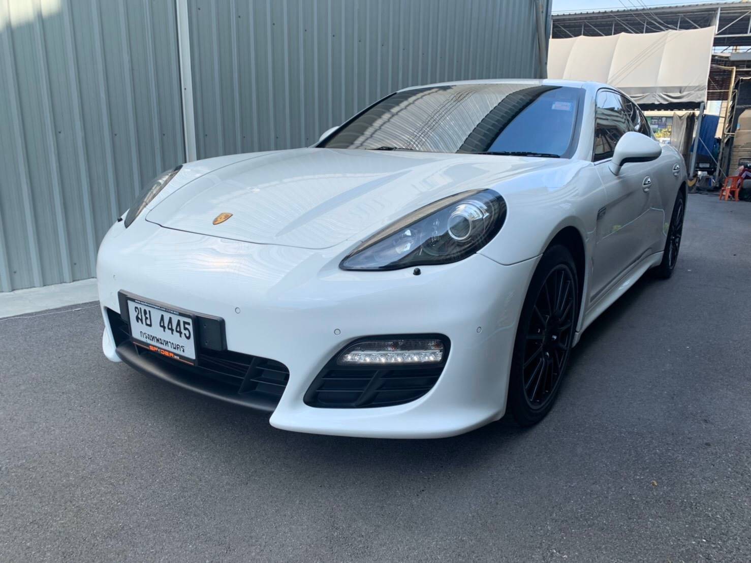 Porsche Panamera 3.6 V6 sedan สีขาว ปี 2012