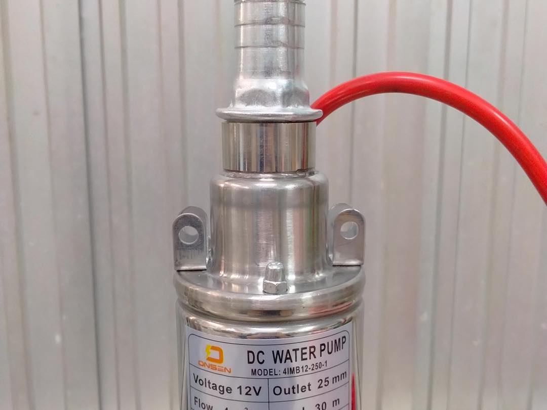 ปั๊มน้ำบาดาล ใช้แบตเตอรี่ 12V ยี่ห้อ ONSEN ลงท่อบ่อบาดาลขนาด 3 นิ้วขึ้นไป