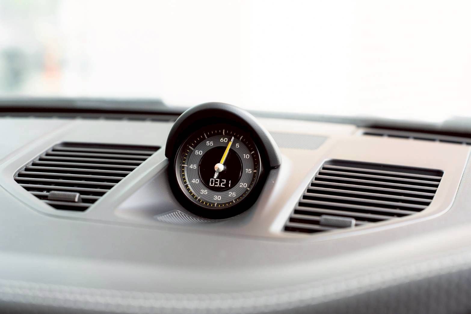 Porsche GT3 4.0 992 coupe MT (ป้ายแดง) ปี 2025