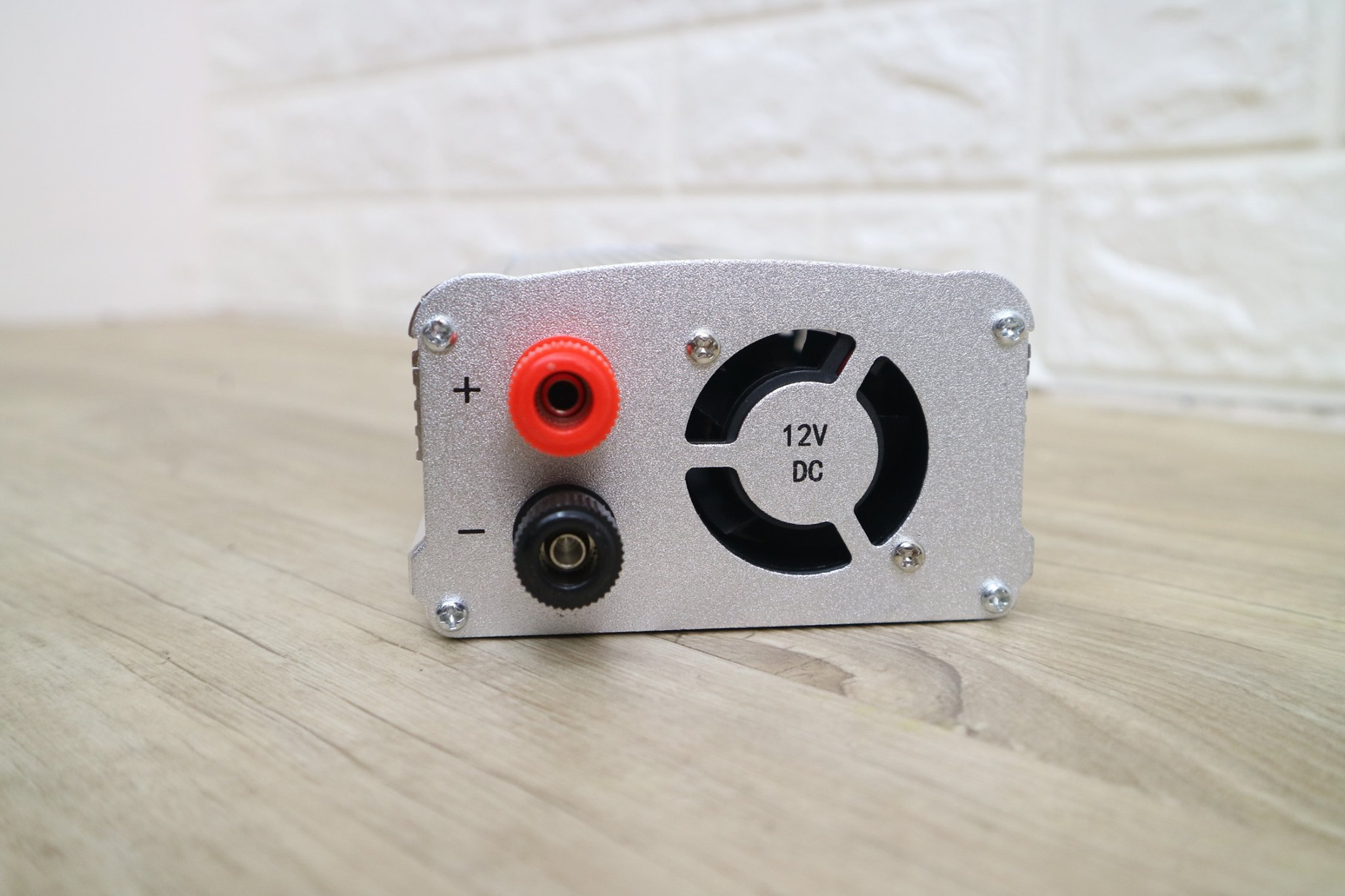 MARCH ตัวแปลงไฟจากแบตเตอรี่รถยนต์เป็นไฟบ้าน 12V to 1200w