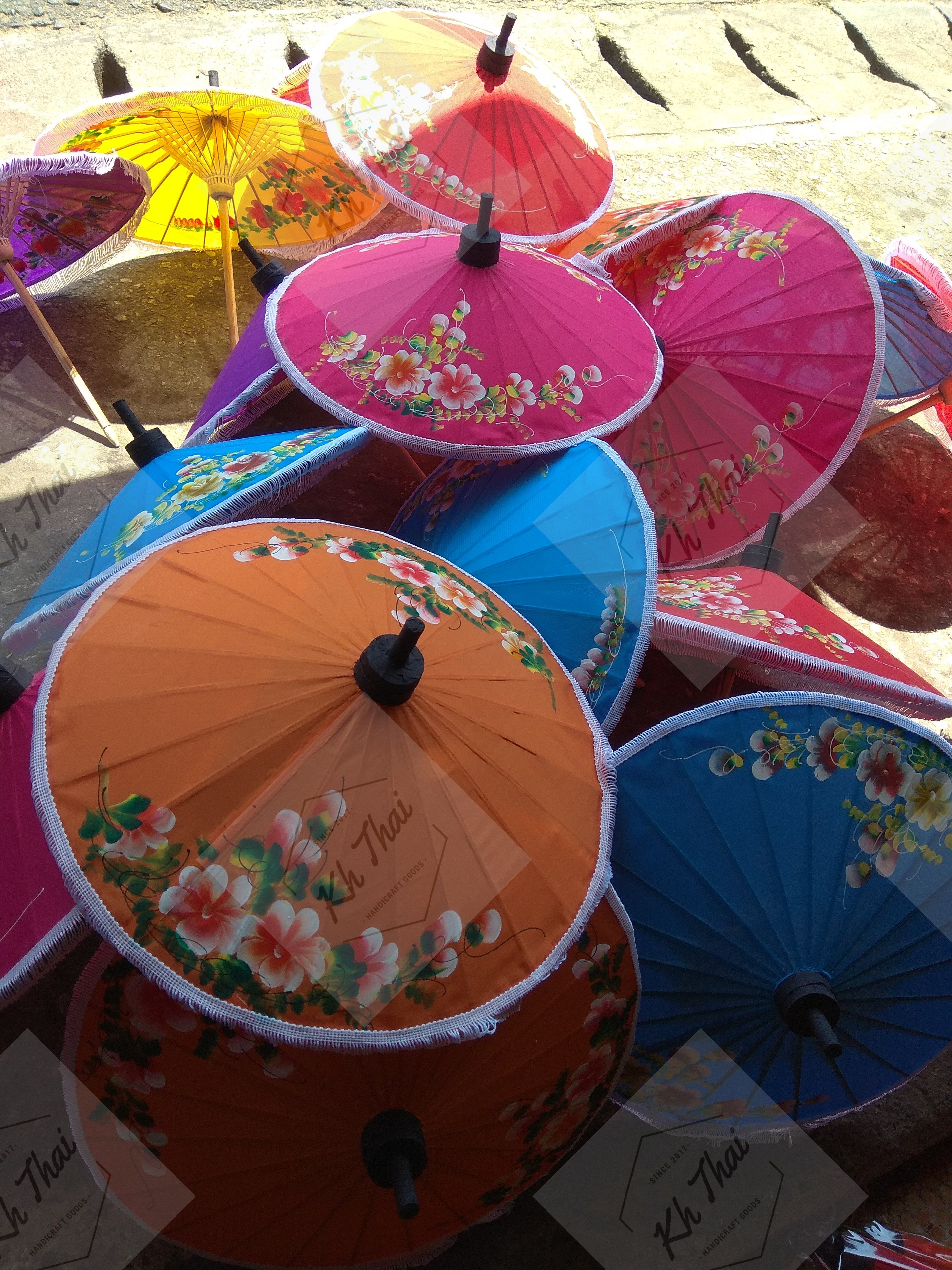 ร่มผ้าแพร หลากสี พร้อมเขียนลาย 17 นิ้ว มีทุกสี สั่งได้เลย ขนาดผู้ใหญ่ถือ ร่มกฐิน