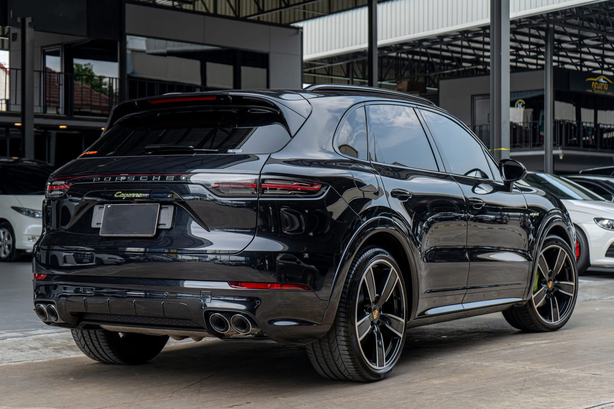 Porsche Cayenne ปี 2021