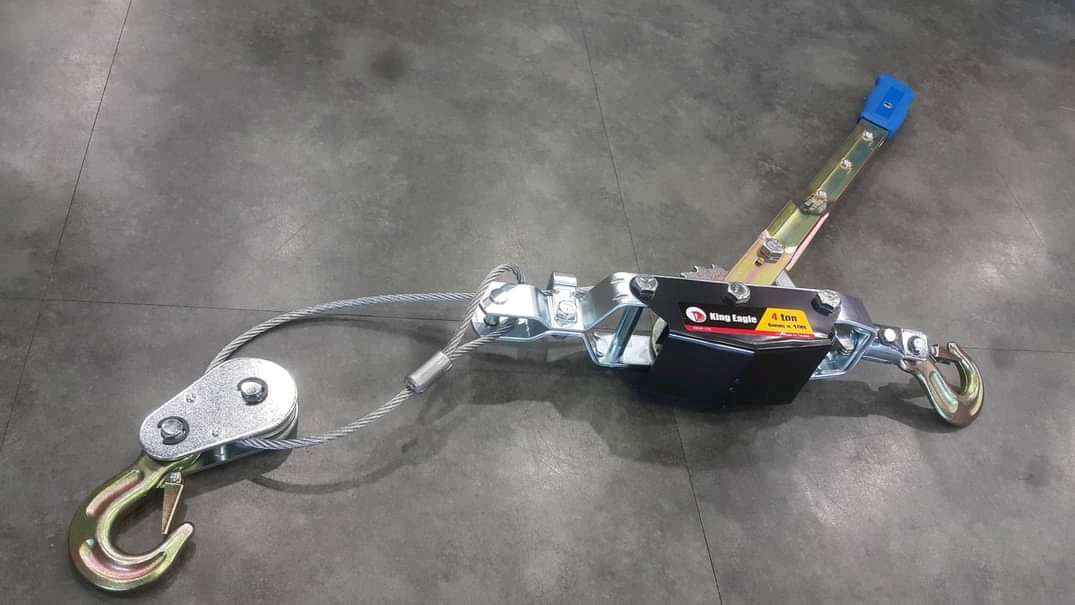 รอกสลิง มือโยก ยี่ห้อ King Eagle 4 ตัน ยาว 3 เมตร สลิงหนา 6 มิล