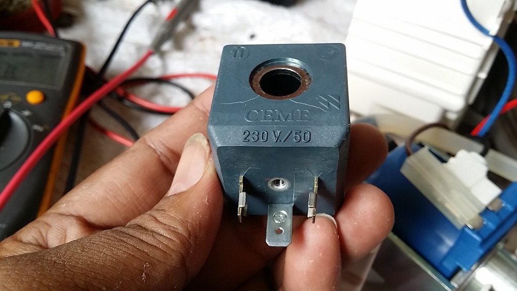 ซ่อมเตารีดไอน้ำ ยี่ห้อ PHILIPS รุ่น GC8560 อาการไอน้ำไม่ออก