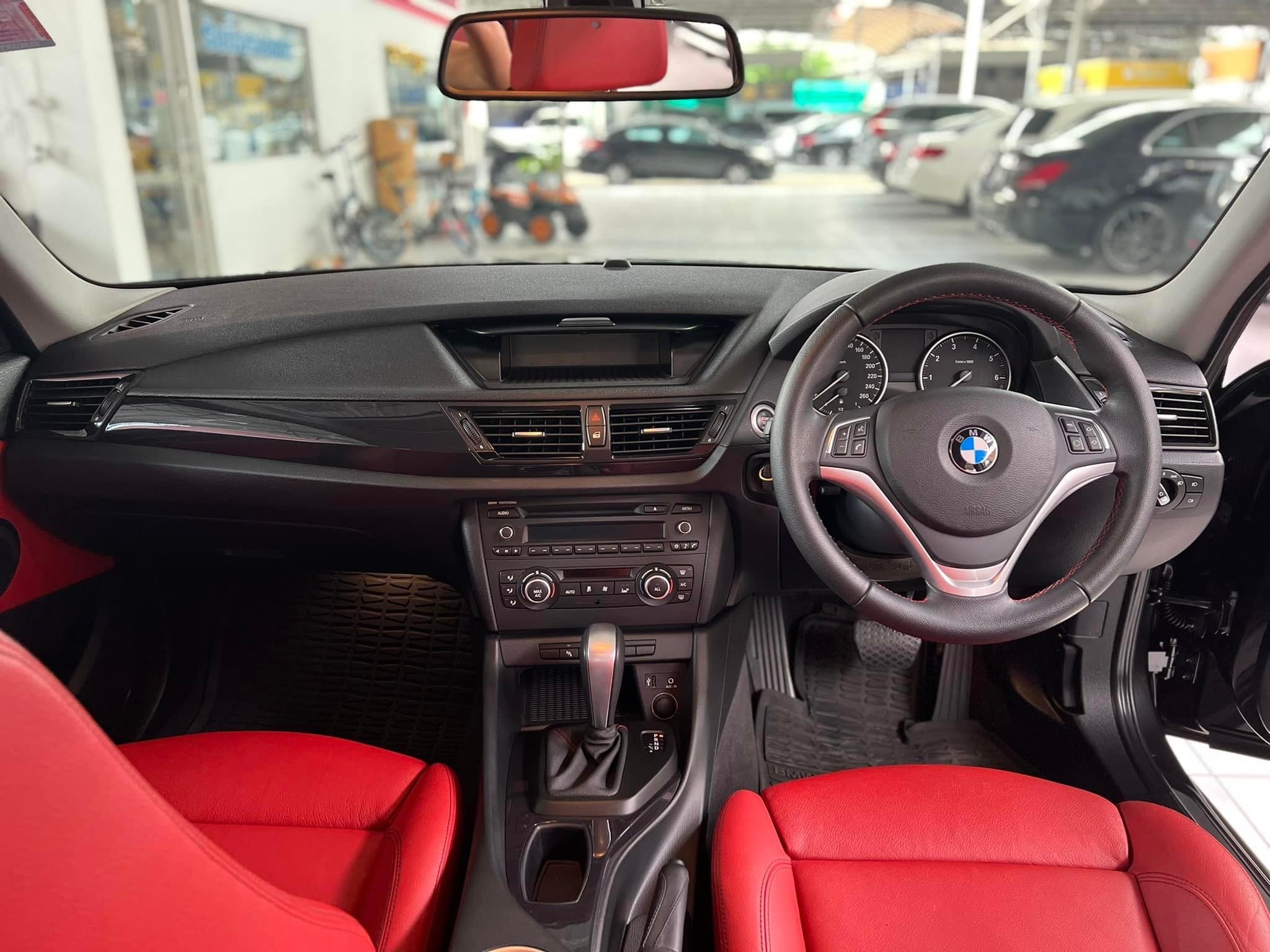 BMW X1 sDrive18i Sport LCI ปี 2015