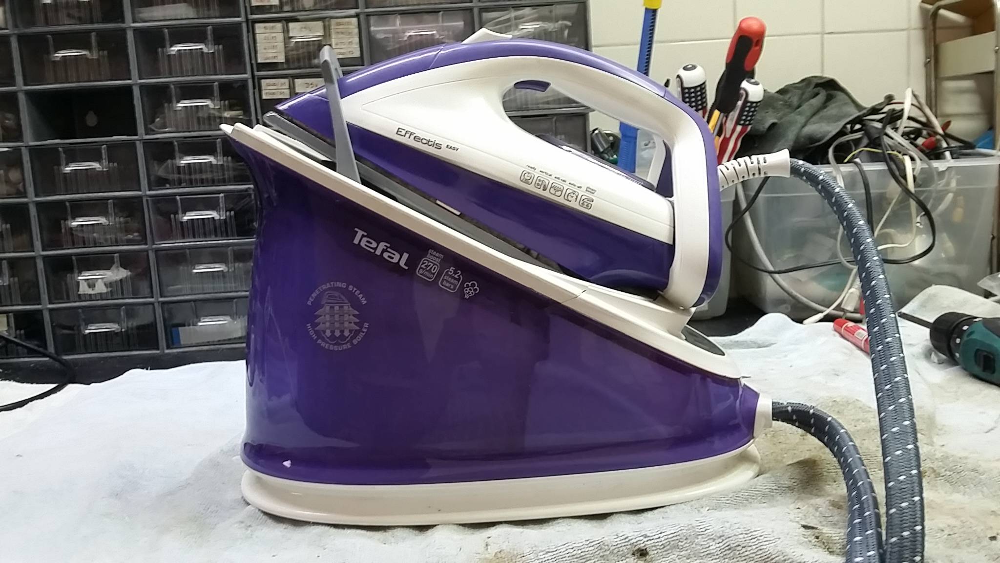 ซ่อมเตารีดไอน้ำ ยี่ห้อ TEFAL รุ่น GV6771 อาการมีน้ำออกหน้าเตารีด