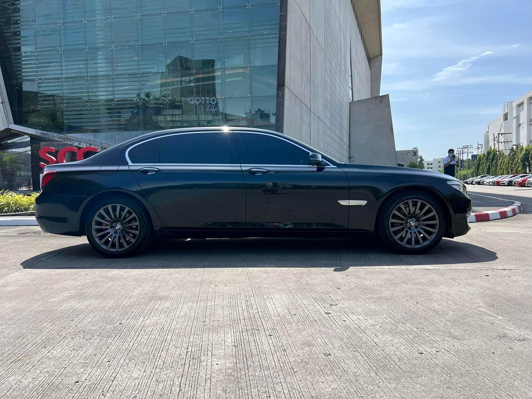 BMW 730LD Lci ประตูดูด หลังคาซันรูฟ ปี 2015