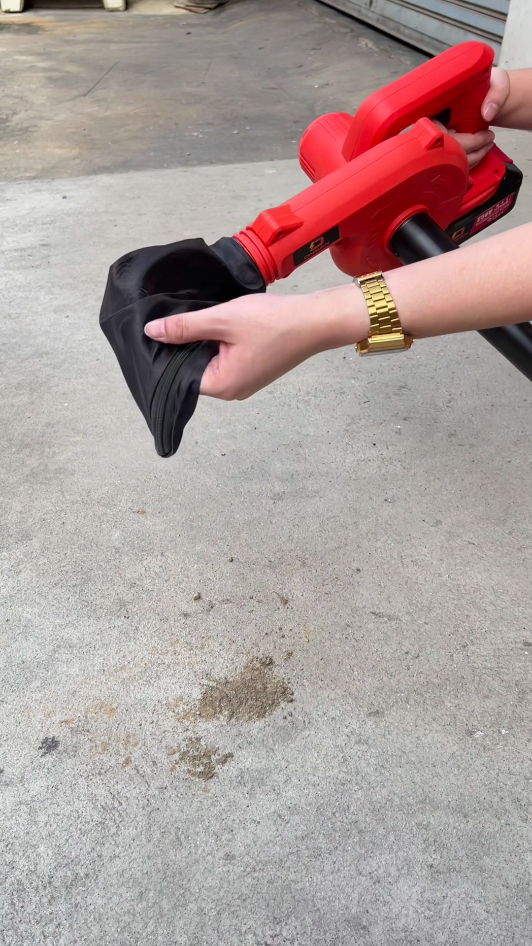 โบเวอร์ เป่าลม ดูดฝุ่น ใช้แบต ยี่ห้อ Onsen รุ่น 256V