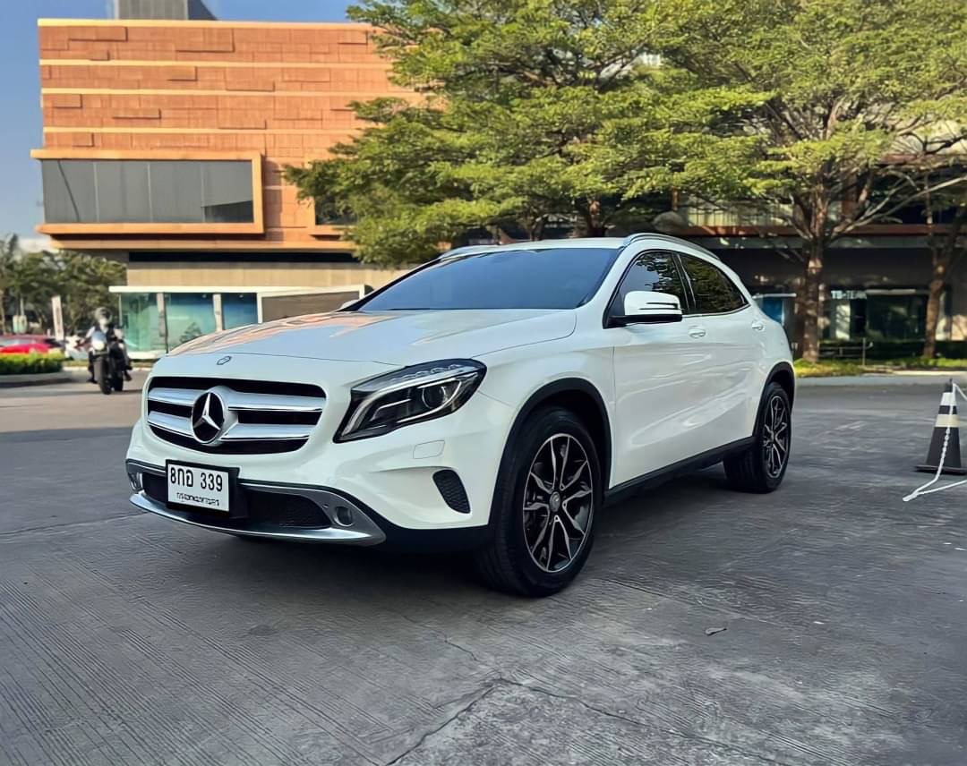 Mercedes BENZ GLA200 ปี 2016