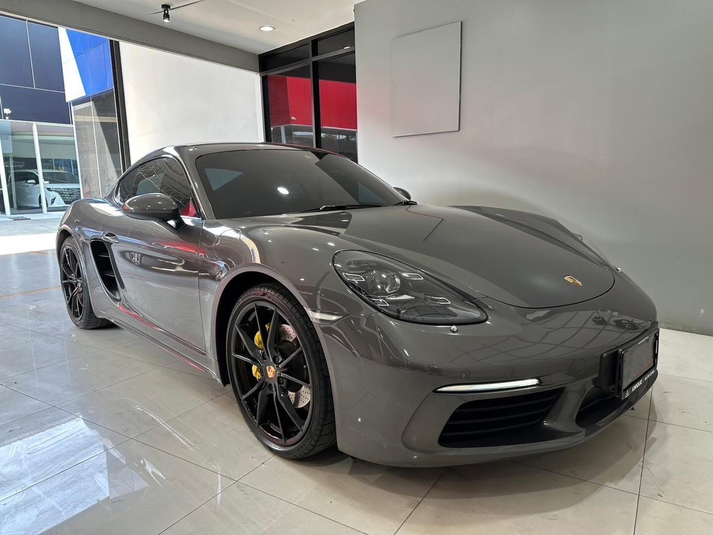 Porsche Cayman 718 Coupe 2.0 ปี 2019