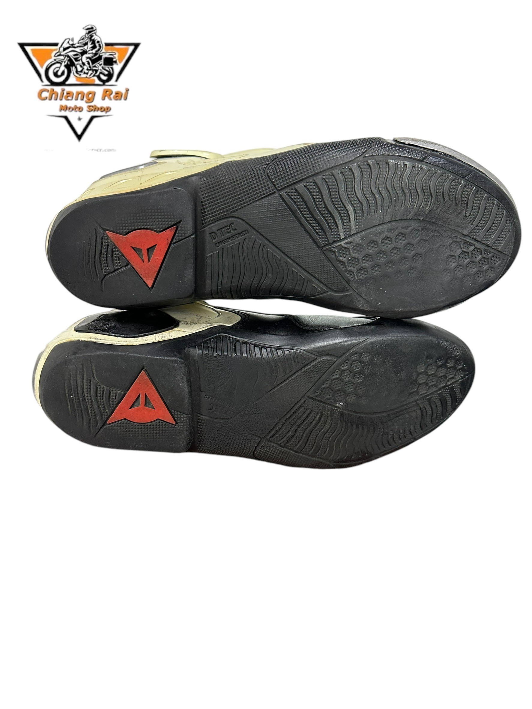 รองเท้าขี่มอเตอร์ไซด์( มือสอง) RCBS-967 Size ขนาดจากป้าย 44:EUR / 10:UK / 28:Cm.(dainese)