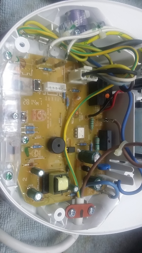 ซ่อมเตารีดไอน้ำ ยี่ห้อ PHILIPS รุ่น GC7620 อาการไอน้ำไม่ออก