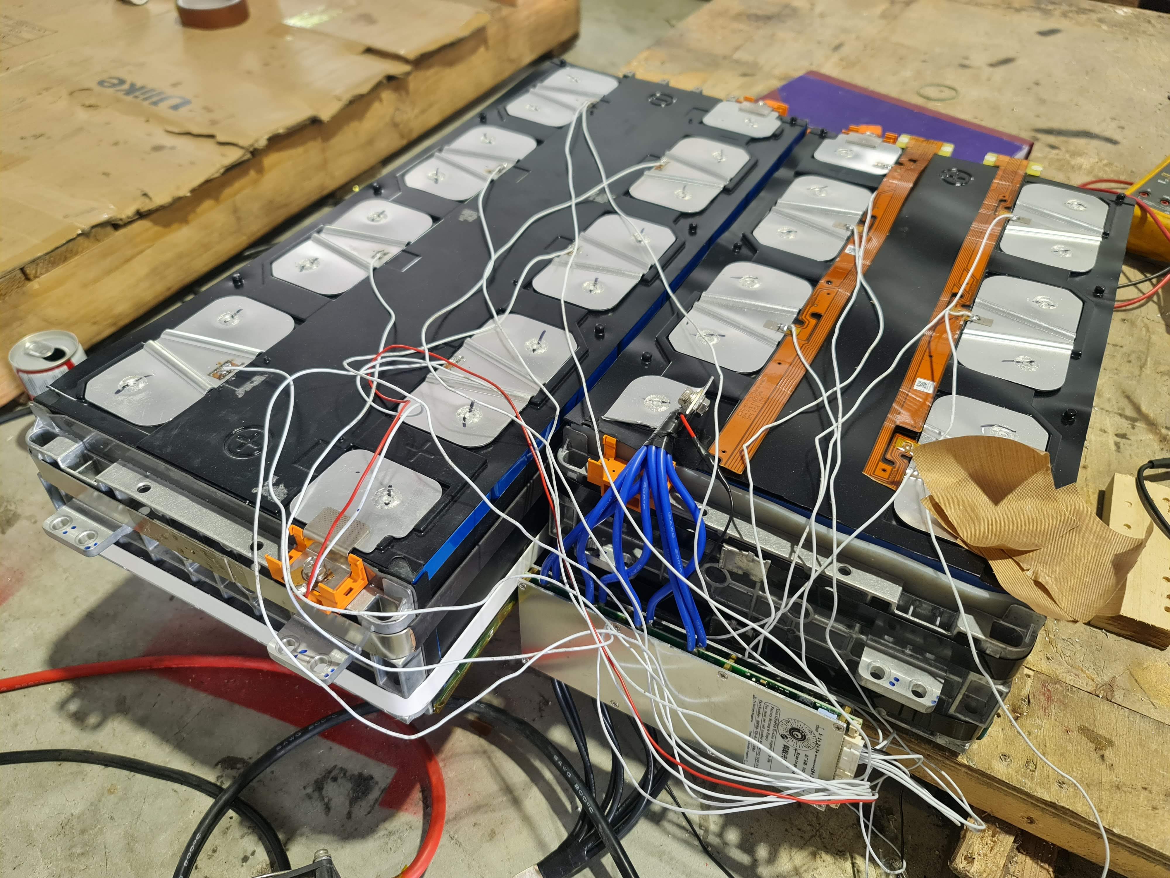 battery CATL NMC 811 สำหรับงานโซล่า 48v 288Ah ประกอบตามสั่ง ขนาดเล็ก