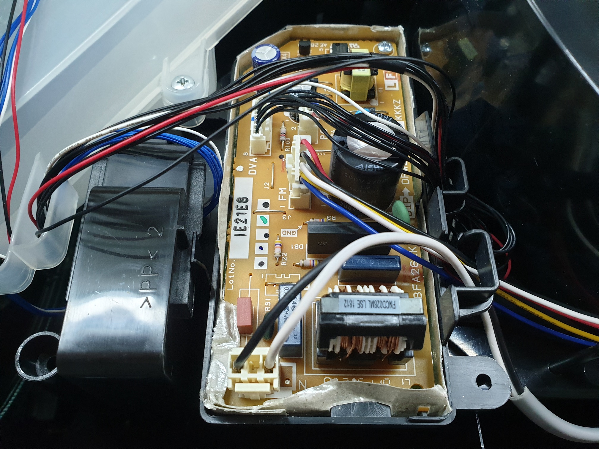 ซ่อมเครื่องฟอกอากาศ ยี่ห้อ SHARP รุ่น FU-JK50-B อาการเครื่องซ๊อตเสียบไฟผิด