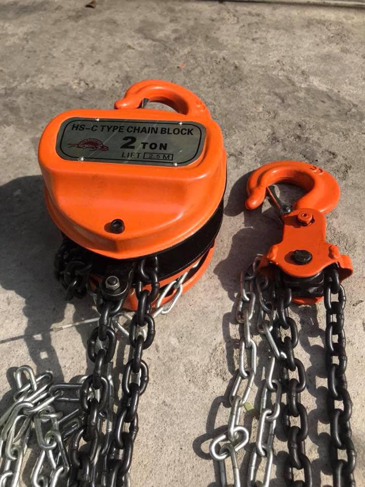 รอกโซ่ แบบเหลี่ยม ยี่ห้อ Chalawan-ชลาวัน มีขนาด 1.5 - 2 ตัน