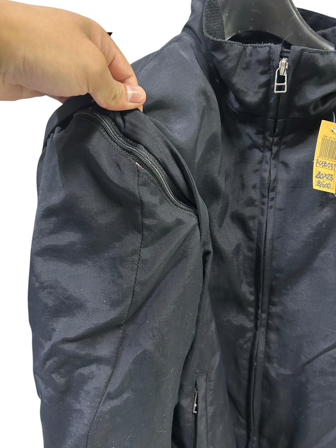 เสื้อขี่มอเตอร์ไซด์( มือสอง) CRSB 051 : อก 40" ยาว 23" (S) **Dainese**