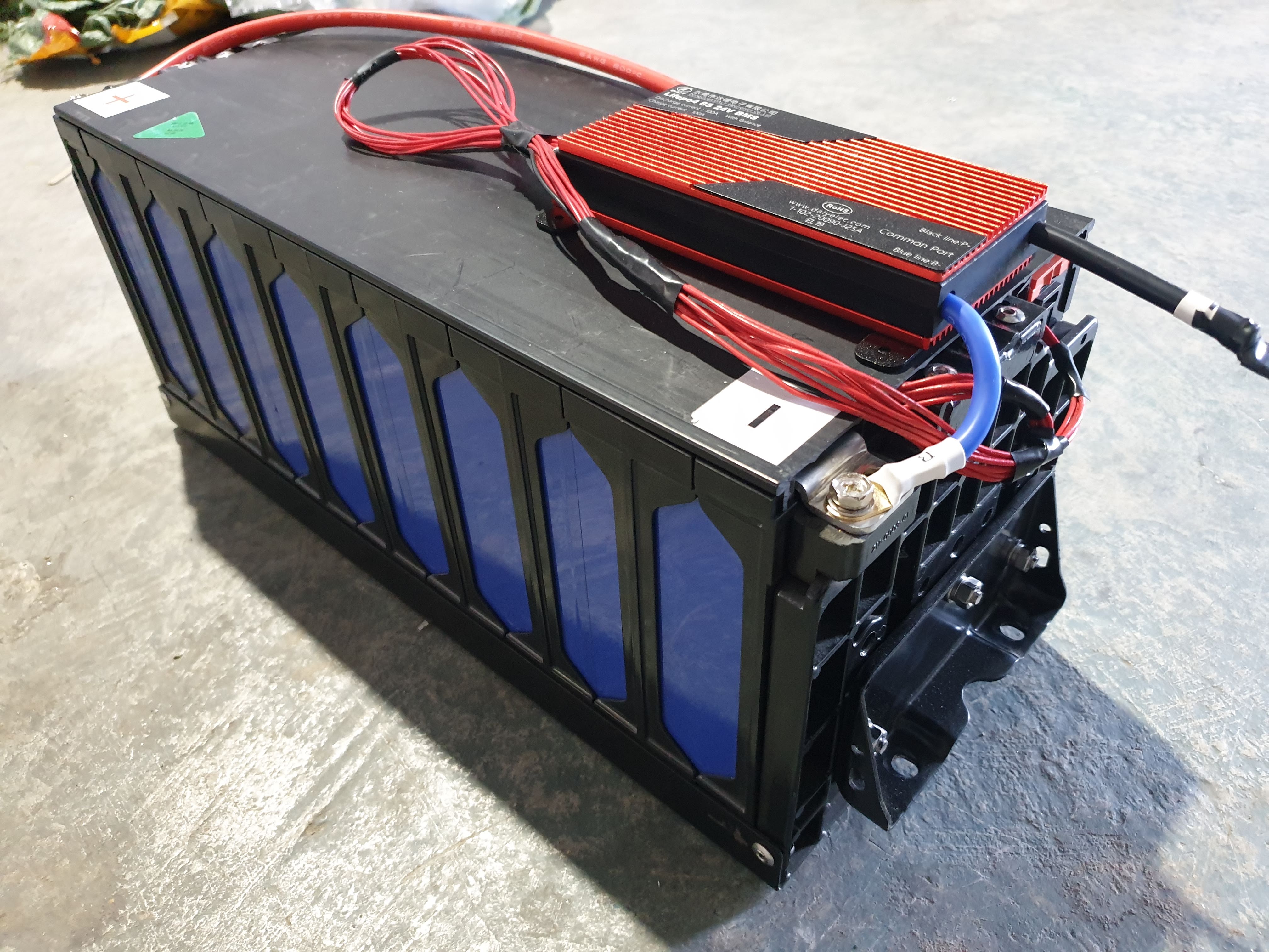 แบตเตอรี่ลิเธียม ฟอสเฟส 24v 120Ah BMS 100A ใช้กันยาวๆ รับประกัน 2 ปี