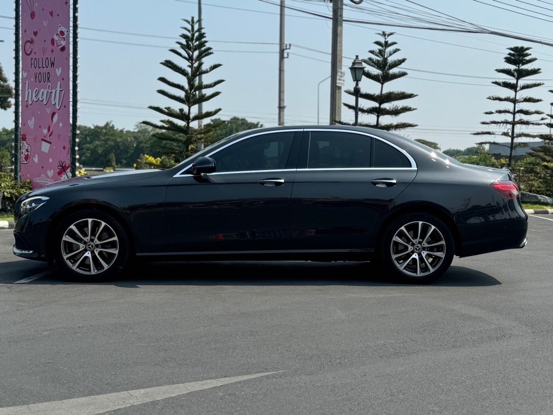 Mercedes Benz E300e Avantgarde ปี 2021