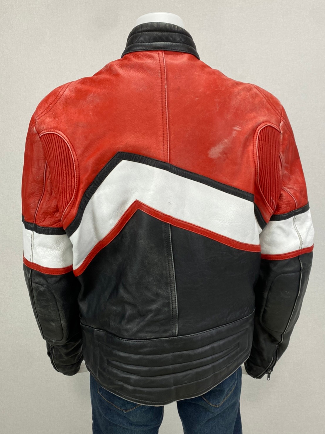 เสื้อการ์ดสำหรับขี่มอเตอร์ไซด์( มือสอง) RCSS 008: อก 46-48" ยาว 25" (ไม่มีการ์ด)