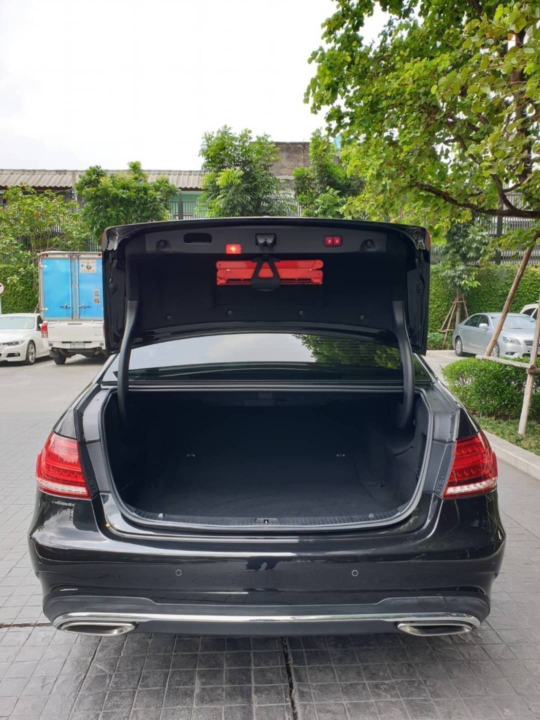 Mercedes E300 blutec Amg ปี 2013