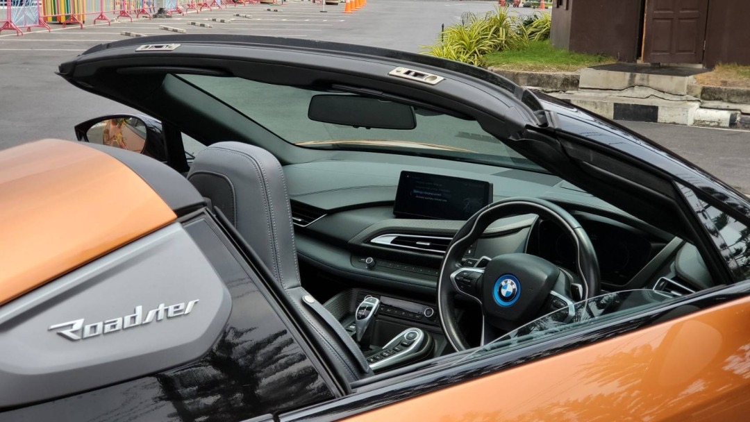 BMW i8 Roadster ปี 2018