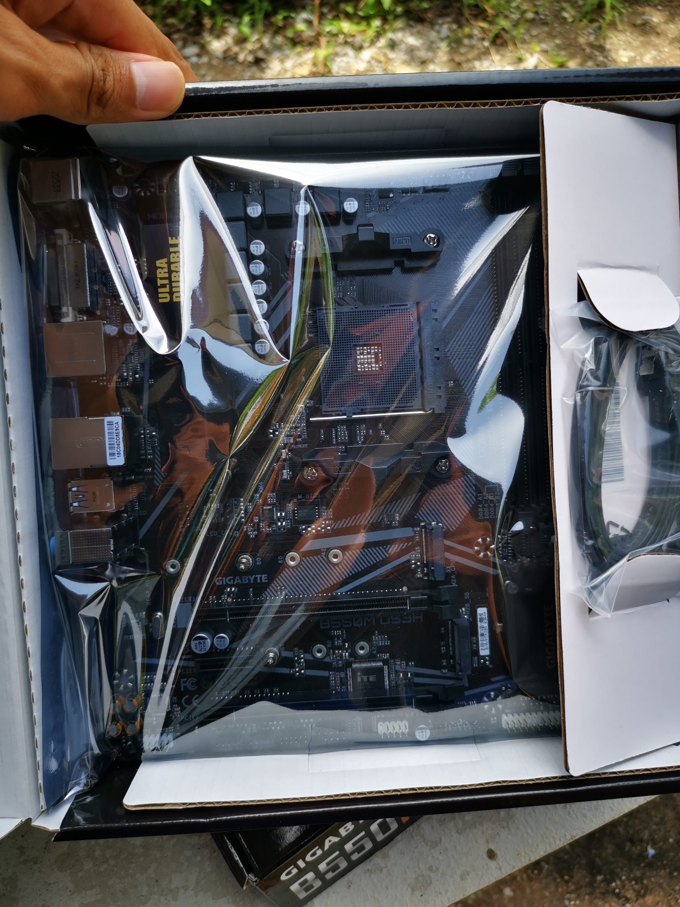 GIGABYTE B550M DS3H