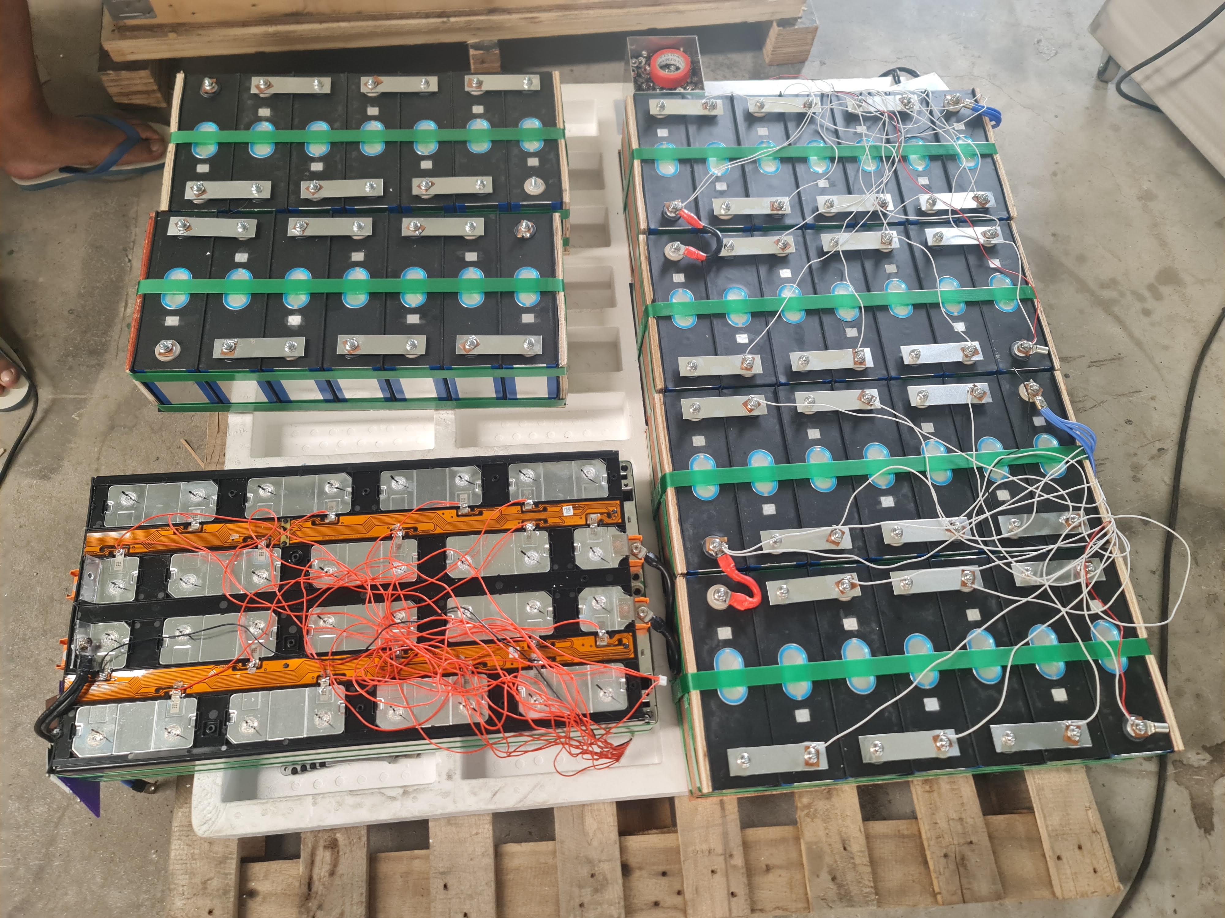แบตเตอรี่ลิเธียมประกอบตามสั่งลูกค้า ระบบ 24v 48v 200ah 234ah 242ah 244ah