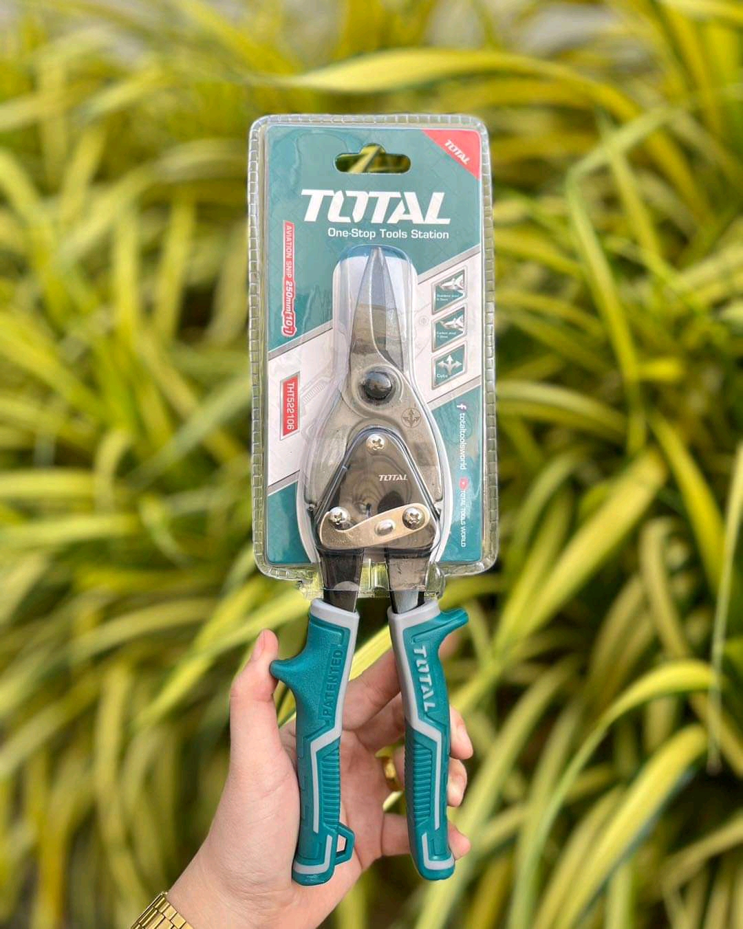 กรรไกรตัดสังกะสี TOTAL รุ่น THT522106