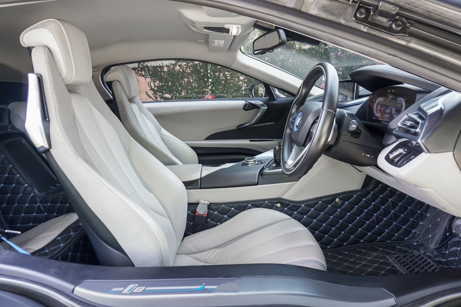 BMW i8 ปี 2015