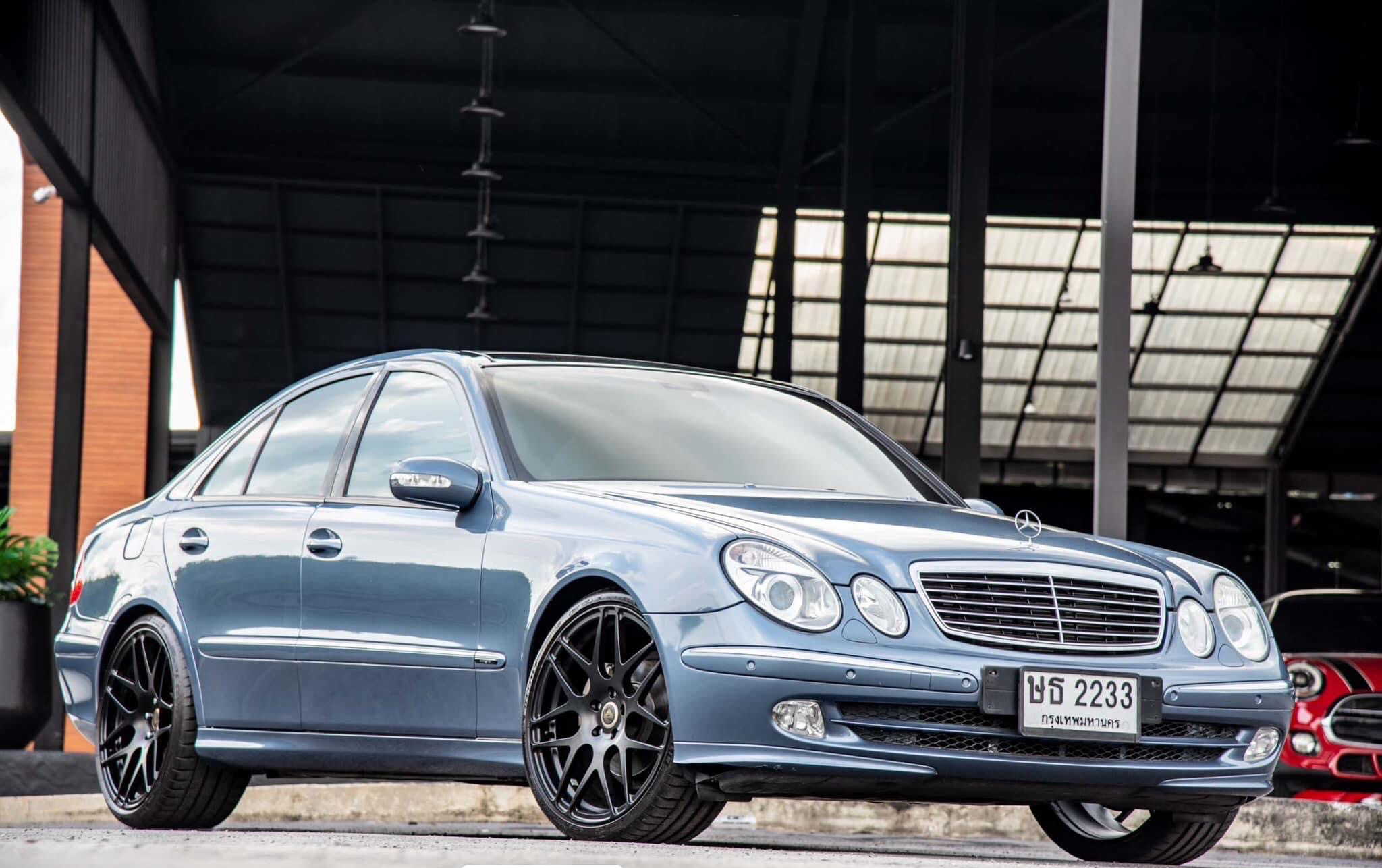 Mercedes-Benz E240 (W211) พวงมาลัยซ้าย ปี 2004